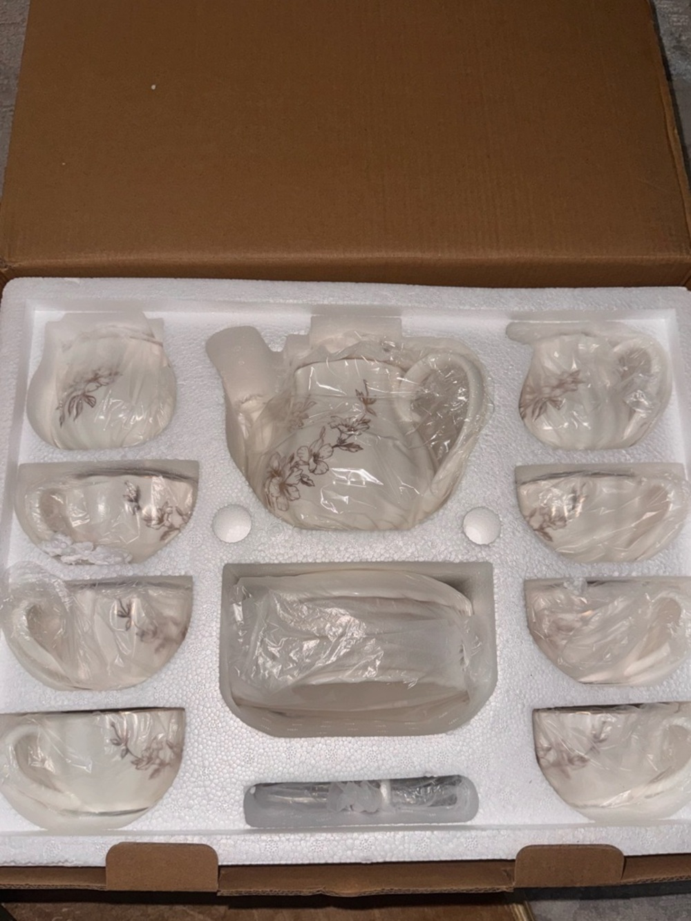 Elegant White Floral Porcelain Tea Set - 11-Piece